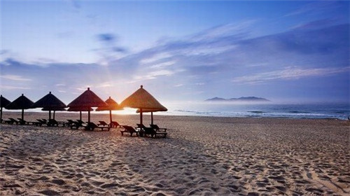 持久粉底液加盟店需要注意哪些事项